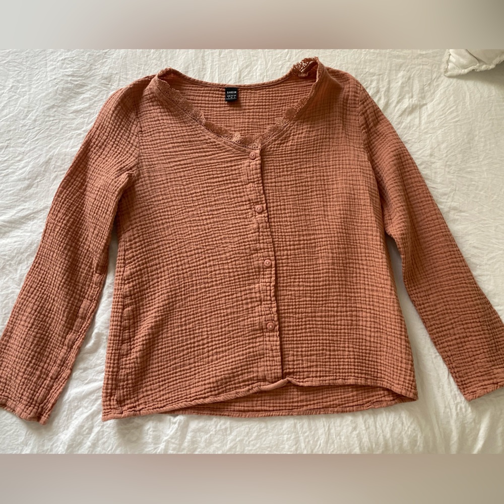 Mauve laced long sleeve shirt
